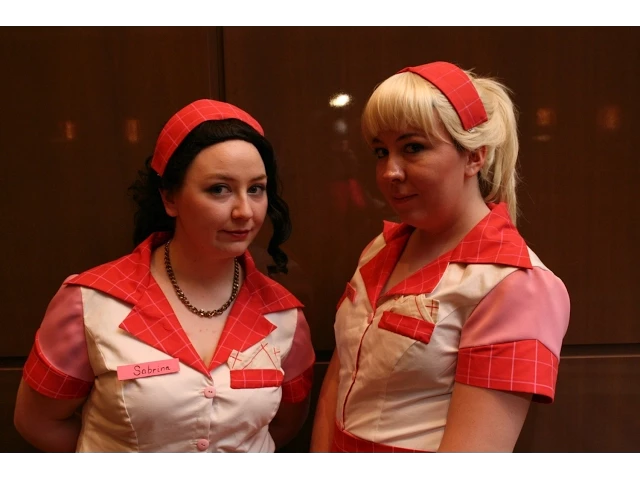 caroline channing und max black - two broke girls | dcm vorentscheid dokomi